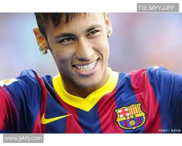 足球明星身穿中文服饰展现独特魅力引发全球热议视频分享