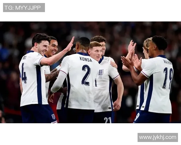 英国足球明星因涉嫌违法行为被警方逮捕引发广泛关注与讨论